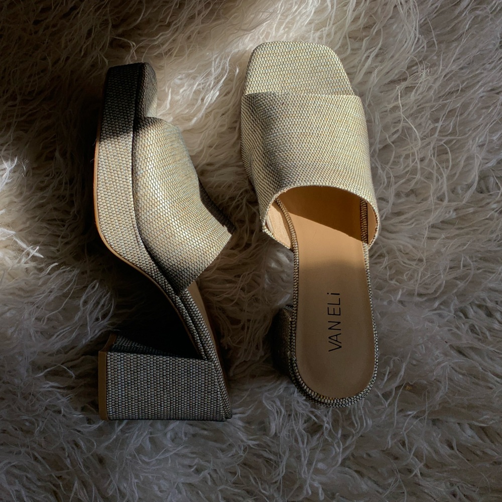 Van Eli Moyra platform heels